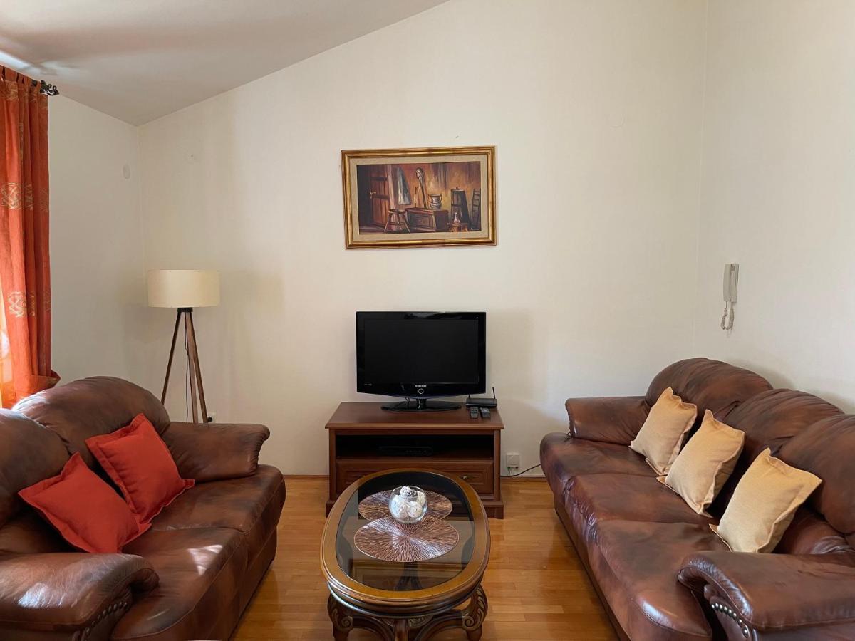 Aquarium Apartment Kotor Eksteriør billede