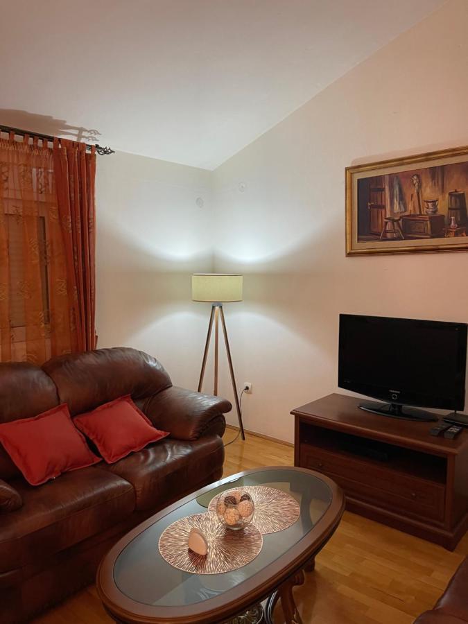 Aquarium Apartment Kotor Eksteriør billede