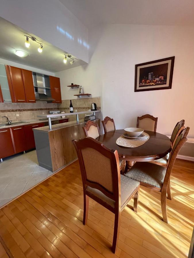 Aquarium Apartment Kotor Eksteriør billede